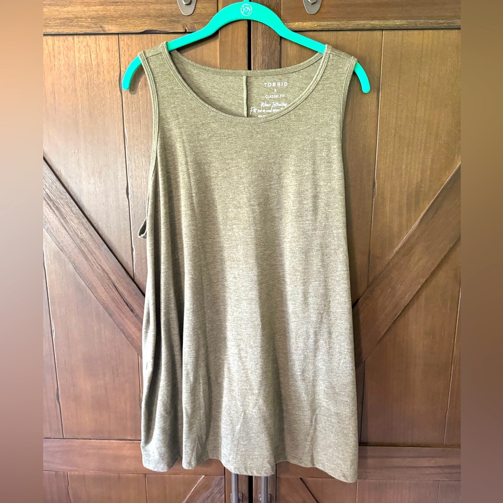 TORRID✨Green Classic Fit Tank